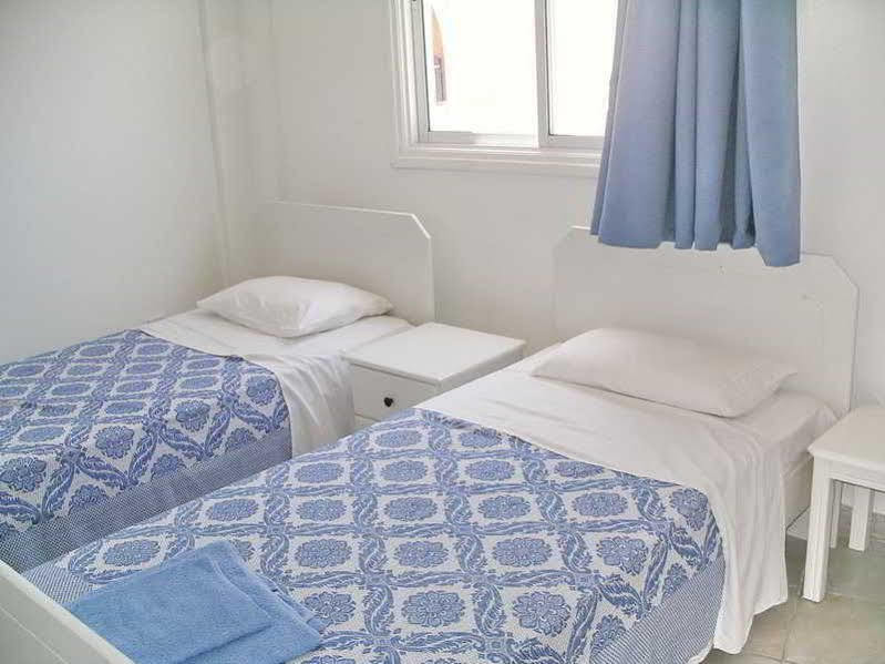 Renos Hotel Apts Polis Exteriör bild
